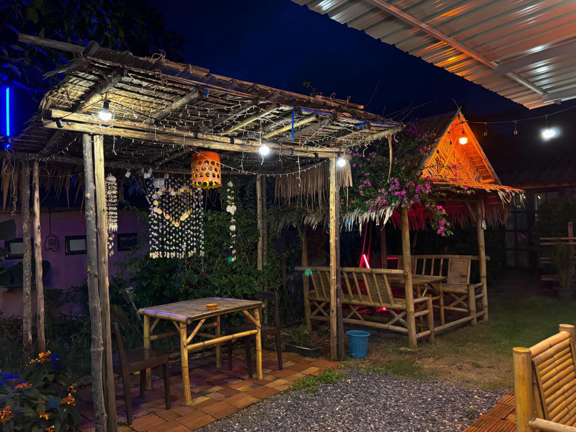 Bed and Breakfast Les Fleurs House Кхаулак Экстерьер фото