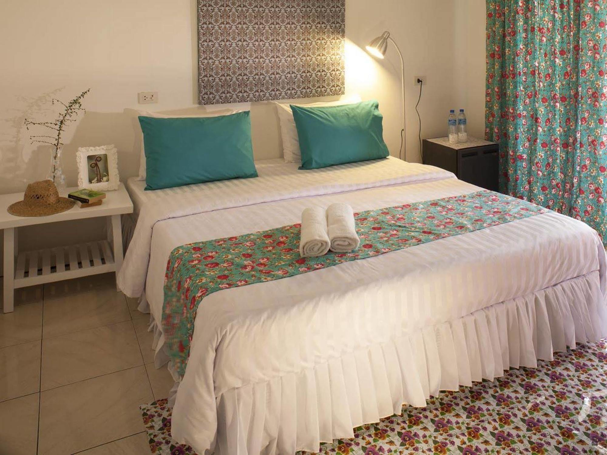 Bed and Breakfast Les Fleurs House Кхаулак Экстерьер фото